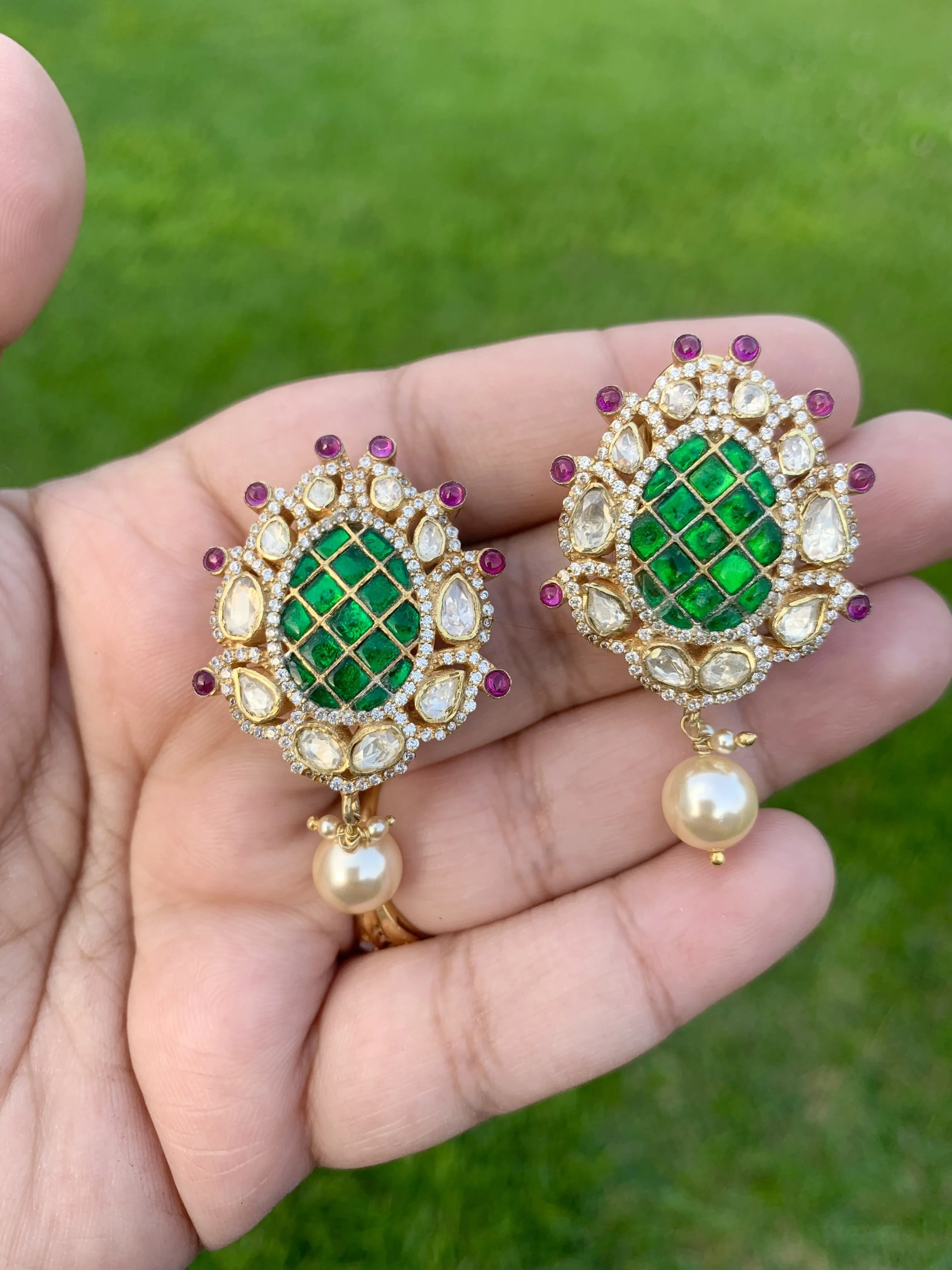 H 008 earrings