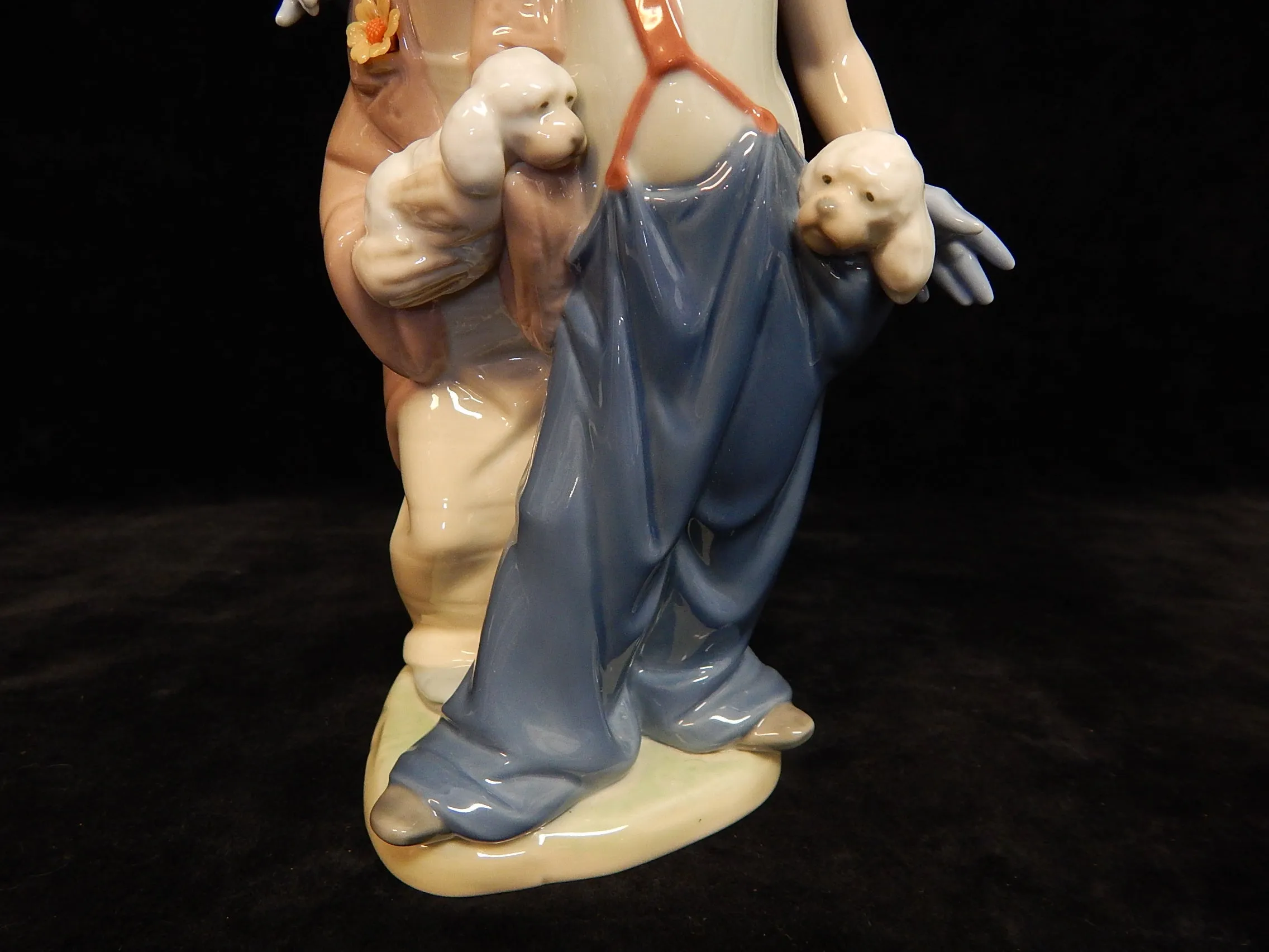 Lladro Pals Forever 7686 Figurine - Repaired