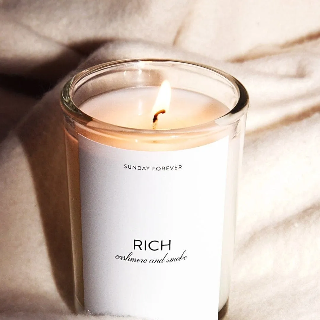 Rich Luxury Candle with Cashmere and Smoke