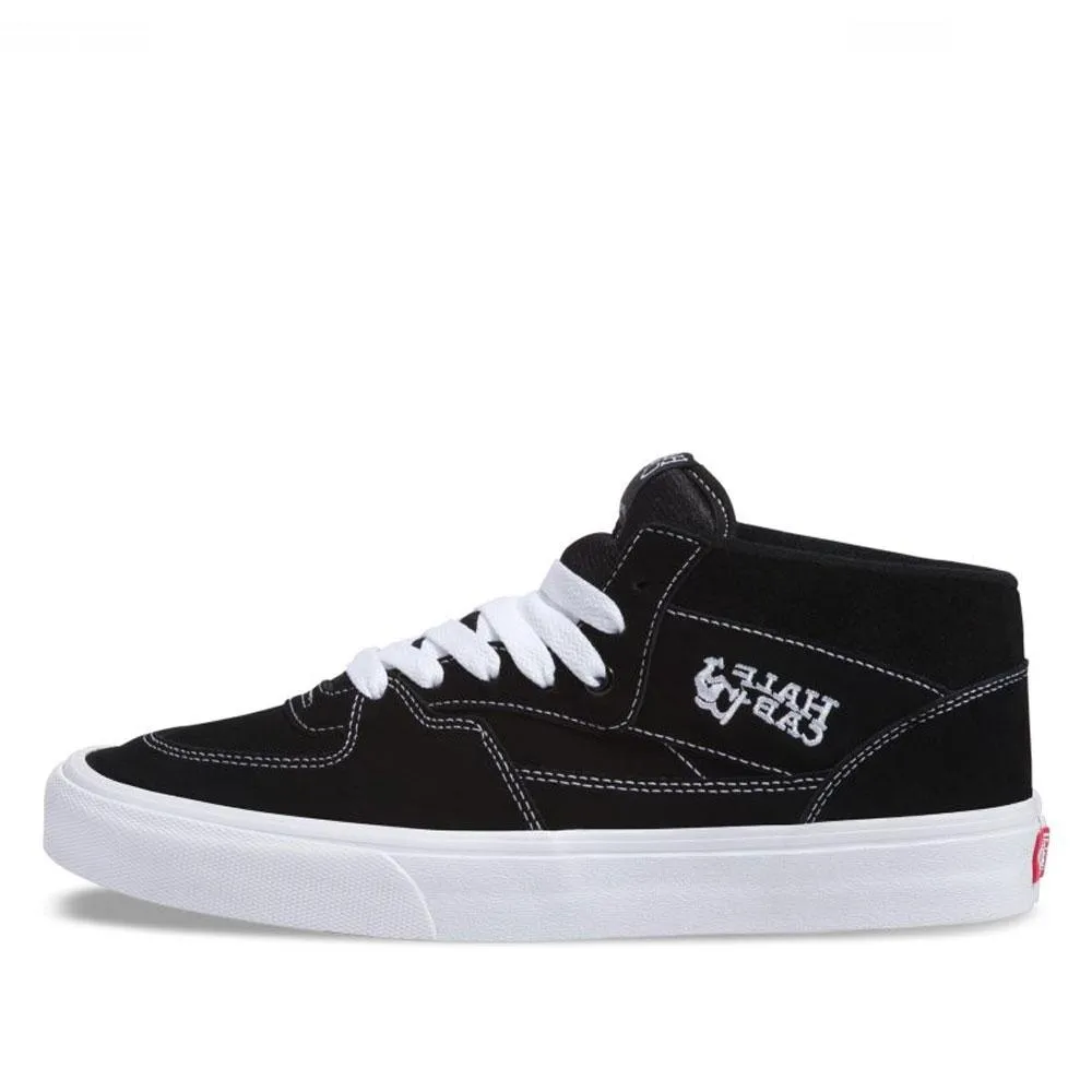 Vans Half Cab Unisex Trainers in Classic Black/White Color